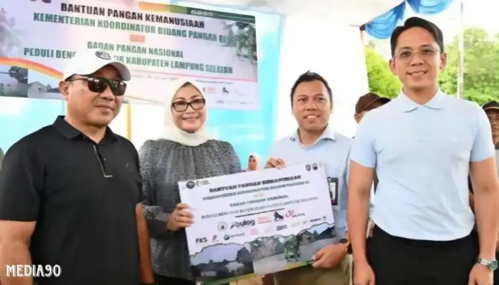 Terpilih Jadi Bupati Lampung Selatan, Egi Salurkan Bantuan Sosial untuk Korban Banjir di Candipuro, Palas, dan Sragi