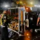 Pick Up Muatan Durian Terbalik di Banjar Masin Way Kanan, 1.400 Buah Durian Dijarah Warga
