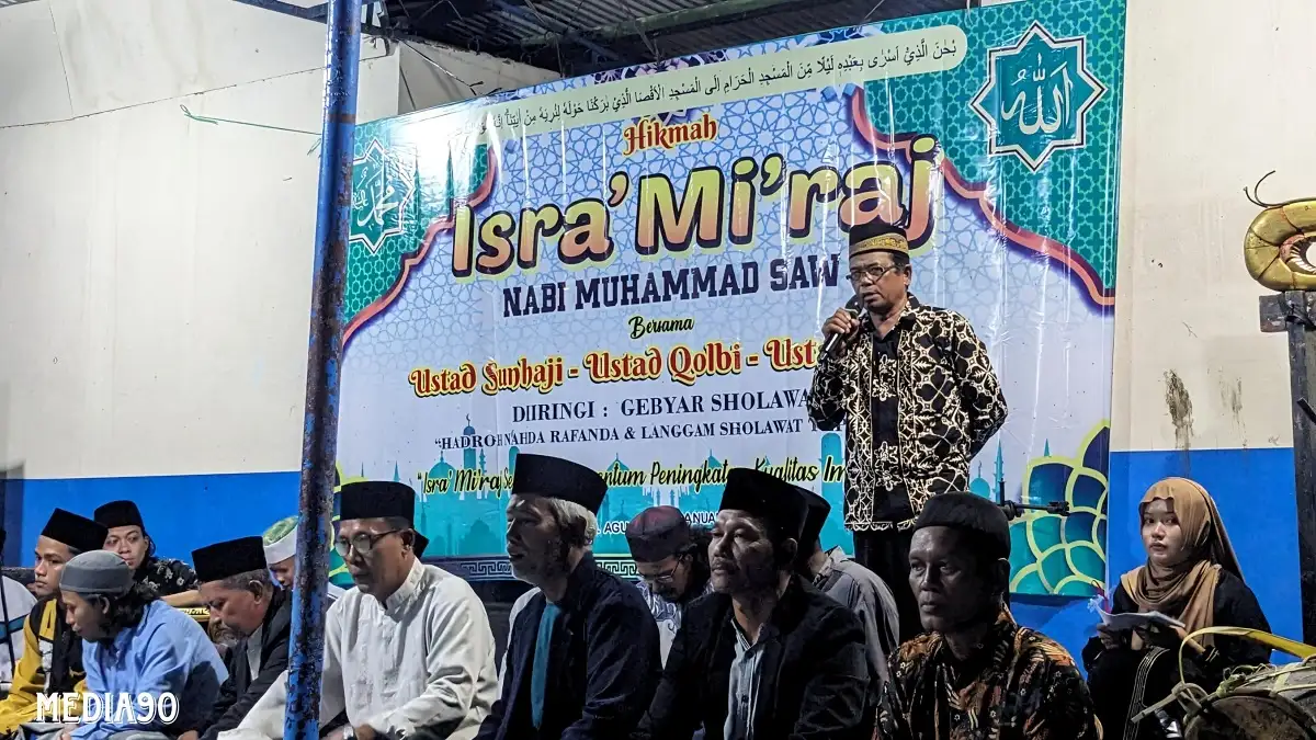 Warga Bumi Dipasena Agung Tulang Bawang Antusias Hadiri Gebyar Salawat dan Tausiyah Peringati Isra Miraj