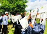 Bangun Kreativitas Siswa, SMPN Satu Atap 1 Rawajitu Timur Kreasikan Eco Print pada Tote Bag