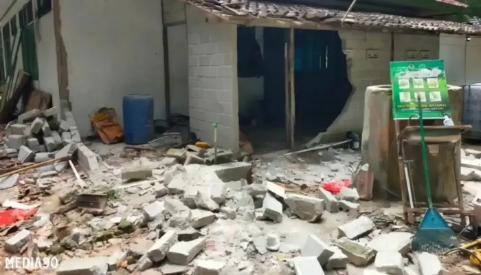 Gajah Liar di Way Kambas Serbu Permukiman dan Pertanian Warga, Kantor Polhut TNWK Ikut Rusak