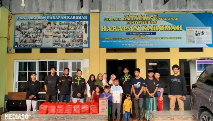 Kepedulian di Bulan Ramadhan, Yayasan Alfian Husin dan Sedulur Mirza Sebarkan Nasi Kotak bagi Panti Asuhan serta Warga Bandar Lampung
