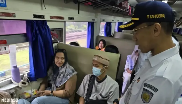 KAI Tanjungkarang Tambah Puluhan Petugas untuk Amankan Stasiun dan Jalur Kereta Saat Mudik Lebaran 2025