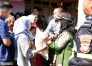 Usai Pulang dari Retreat, Wali Kota Bandar Lampung Gerak Cepat Salurkan Bantuan untuk Korban Banjir di Sukamaju