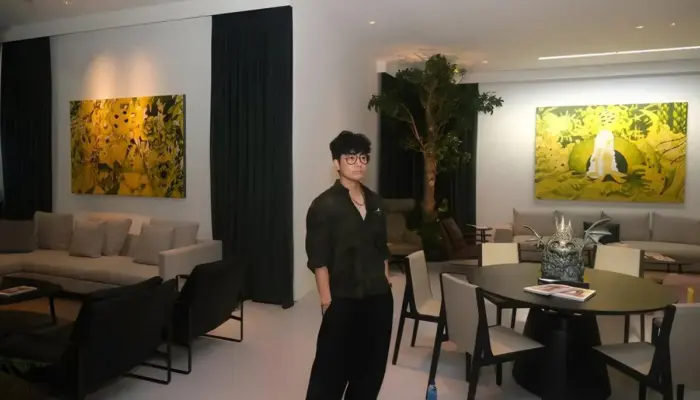 Jejak Atreyu Moniaga di Art Jakarta 2025: VIP Lounge sebagai Ruang Refleksi dan Regenerasi Seni