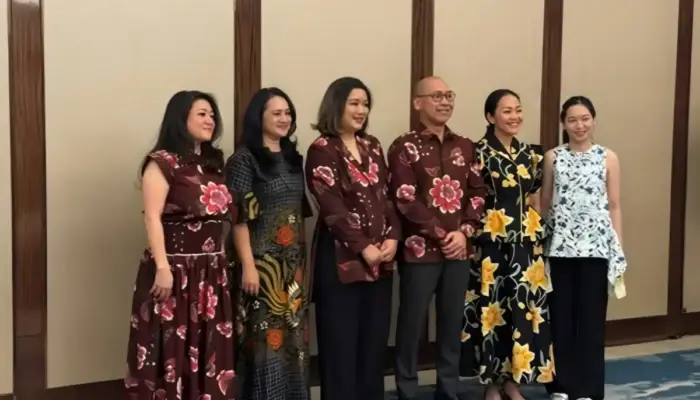 BRI Manajemen Investasi Rayakan Hari Batik Nasional, Kolaborasi dengan Amanda Hartanto Batik