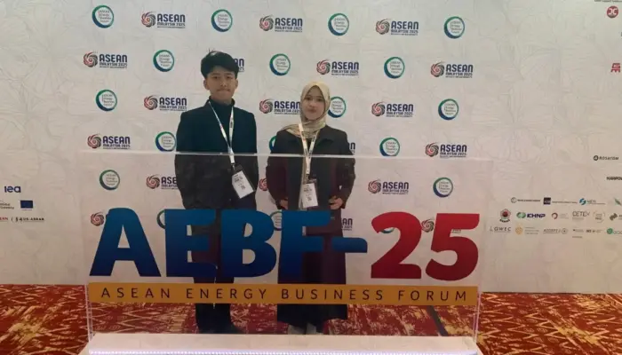 Dua Mahasiswa Unila Wakili Indonesia di AICEE KTT ASEAN 2025, Paparkan Riset Soal Transisi Energi Inklusif