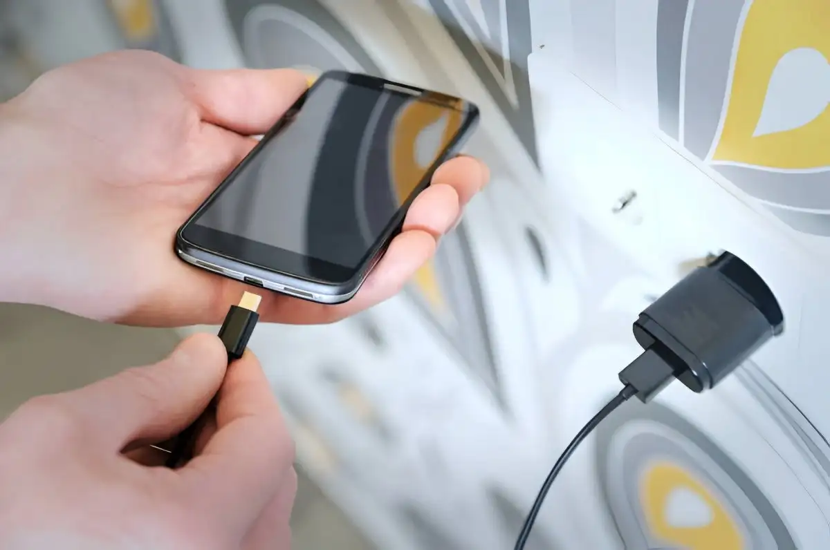 Apakah Fast Charging Aman Digunakan Setiap Hari? Ini Faktanya! 1 Benarkah Fast Charging Aman Dipakai Setiap Hari? Ini Penjelasannya