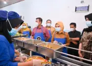 Bupati Nanda Indira Tinjau SPPG Padang Manis, Pastikan Sajian Aman dan Bergizi untuk Masyarakat 16 Bupati Nanda Indira Tinjau SPPG Padang Manis, Tekankan Pentingnya Sajian Aman dan Bergizi