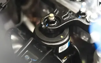 Ciri-Ciri Engine Mounting Mobil Rusak dan Perkiraan Harganya