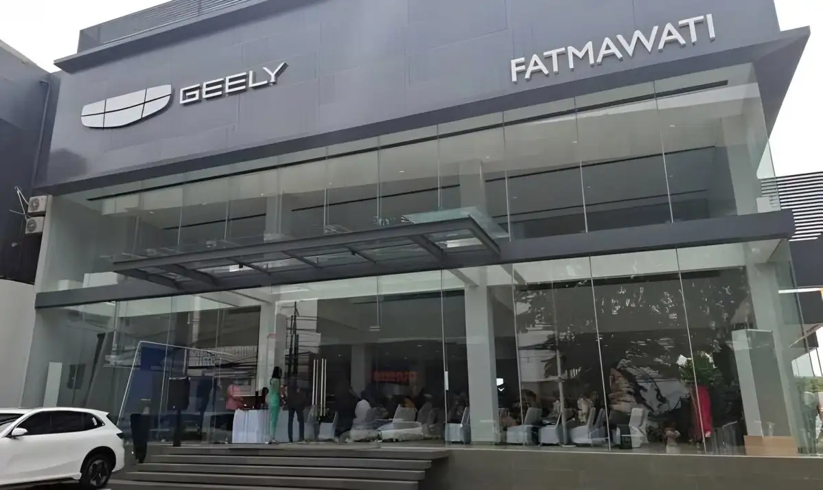 Geely Buka Diler Baru di Fatmawati, Incar 40 Cabang Aktif Tahun 2025