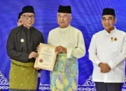 Gubernur Lampung Raih Anugerah Tun Perak di Forum Internasional DMDI 11 Gubernur Lampung Terima Penghargaan Bergengsi Tun Perak di Forum DMDI