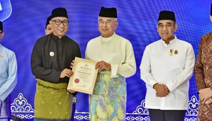 Gubernur Lampung Raih Anugerah Tun Perak di Forum Internasional DMDI
