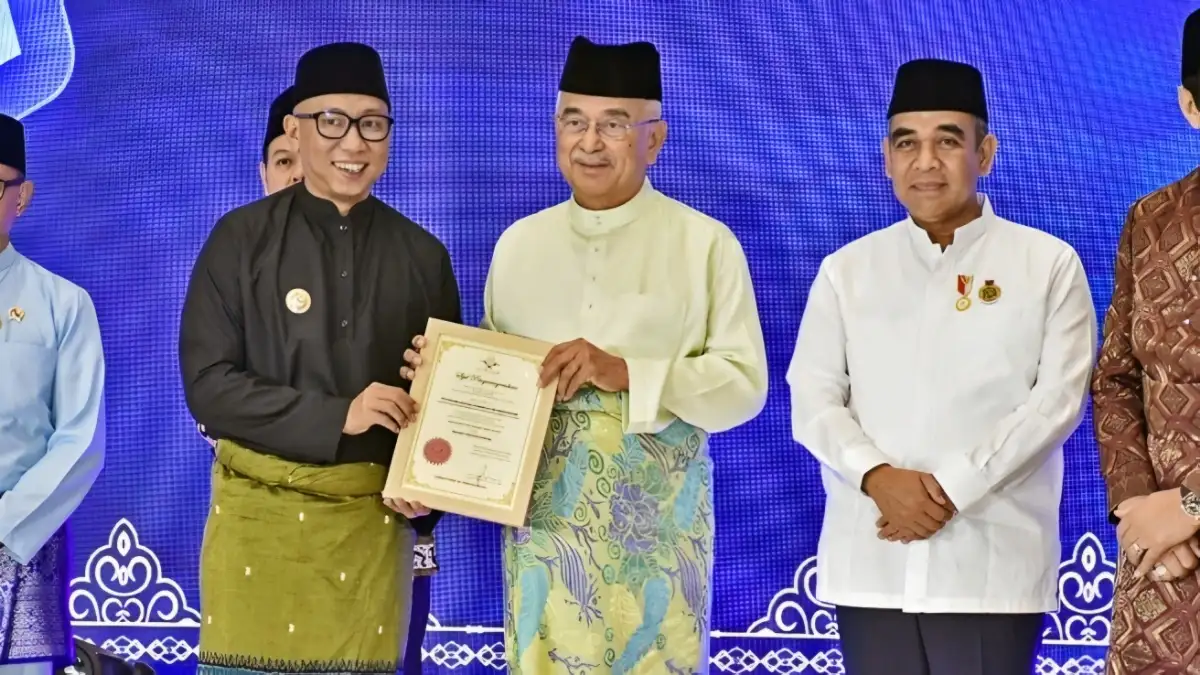 Gubernur Lampung Terima Penghargaan Bergengsi Tun Perak di Forum DMDI