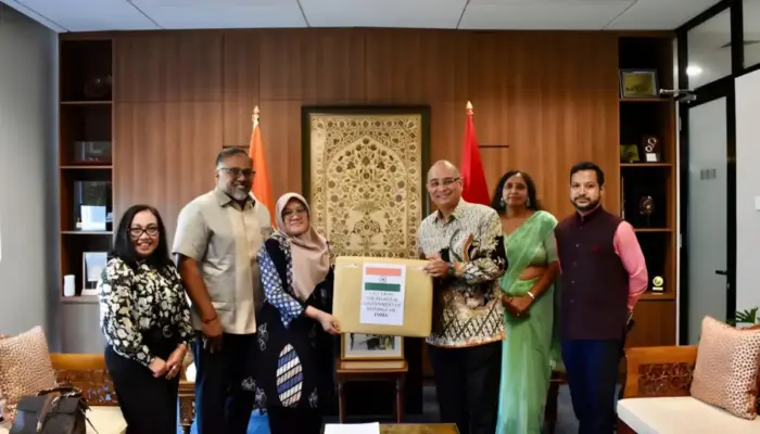 India Perkuat Solidaritas Kemanusiaan dengan Indonesia Lewat Bantuan Kapsul Prussian Blue