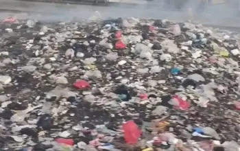 KAI Daop 1 Jakarta Imbau Masyarakat Jaga Kebersihan dan Keselamatan, Hindari Buang Sampah di Jalur Rel