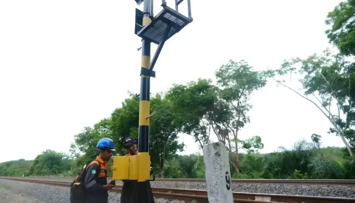 KAI Divre III Palembang Perkuat Sistem Persinyalan dan Telekomunikasi dengan Proteksi Petir Hadapi Cuaca Ekstrem