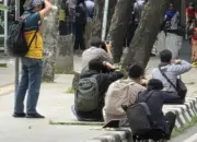 Difoto Tanpa Izin di Tempat Umum? Komdigi Tegaskan Warga Bisa Gugat Pelaku! 10 Komdigi Tegaskan: Warga Berhak Gugat Jika Difoto Tanpa Izin di Tempat Umum