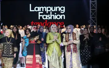 Lampung Fashion Tendance 2025 Hadirkan Desainer Internasional, Ketua Dekanasda Dorong Kreativitas Budaya