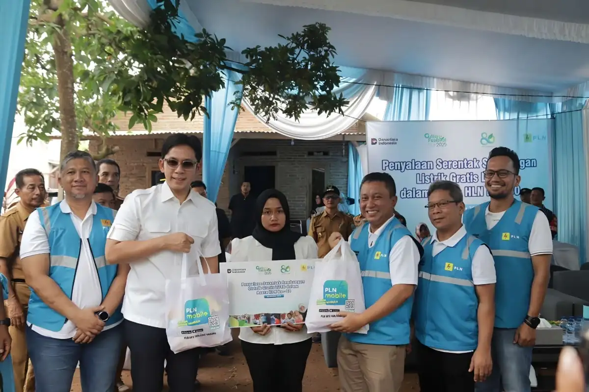 Lewat Program Light Up The Dream, PLN Hadirkan Listrik untuk 109 Keluarga di Lampung