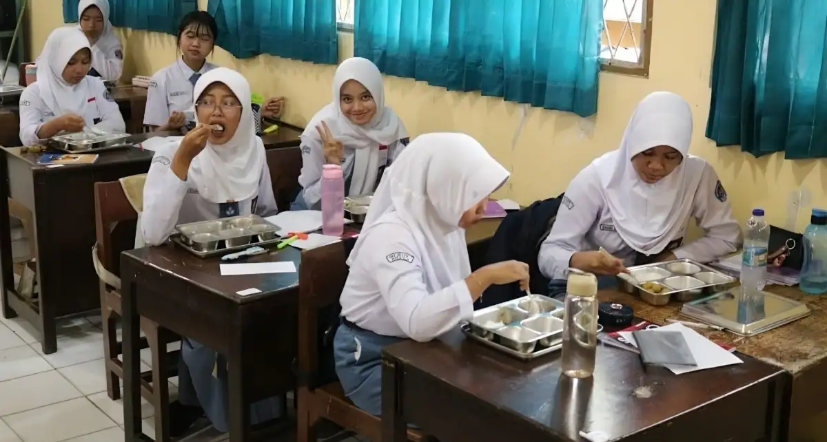 MBG Cerminkan Keberhasilan Satu Tahun Pemerintahan Prabowo–Gibran