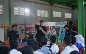 PLN Lampung Dorong Pendidikan Vokasi Lewat Pelatihan Perakitan Baterai Motor Listrik di SMKN 3 Kotabumi