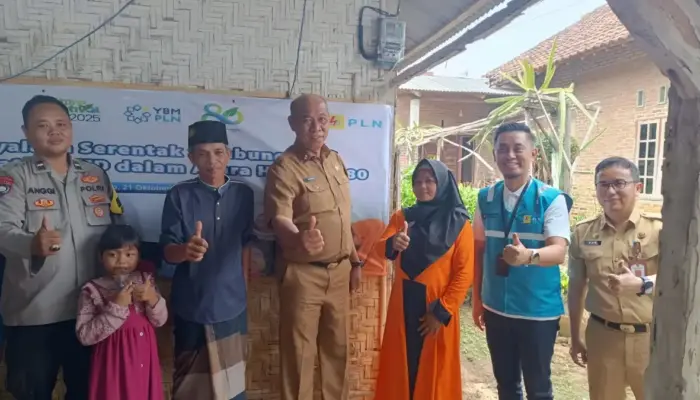 PLN UP3 Metro dan Pemkot Metro Nyalakan Listrik Gratis untuk Warga Tejo Agung