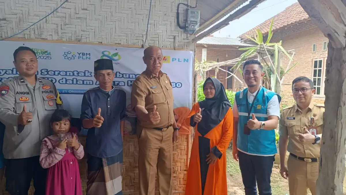 PLN UP3 Metro dan Pemkot Metro Nyalakan Listrik Gratis untuk Warga Tejo Agung