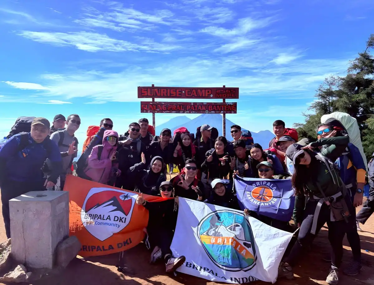 Pendaki BRIPALA DKI Jelajahi Keindahan Gunung Prau dari Jakarta ke Dieng