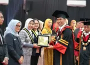 Rektor Unila Raih Penghargaan Itera Adi Karsa Madya atas Kontribusi di Bidang Pendidikan