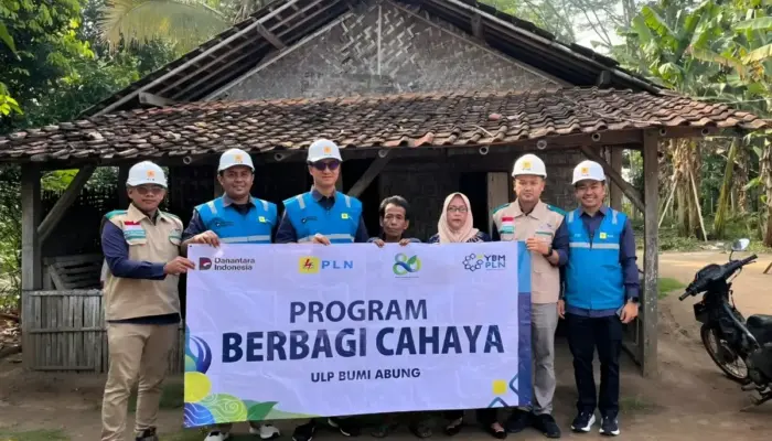 Hari Listrik Nasional ke-80, PLN UP3 Kotabumi Nyalakan Harapan Lewat Program “Light Up The Dream”