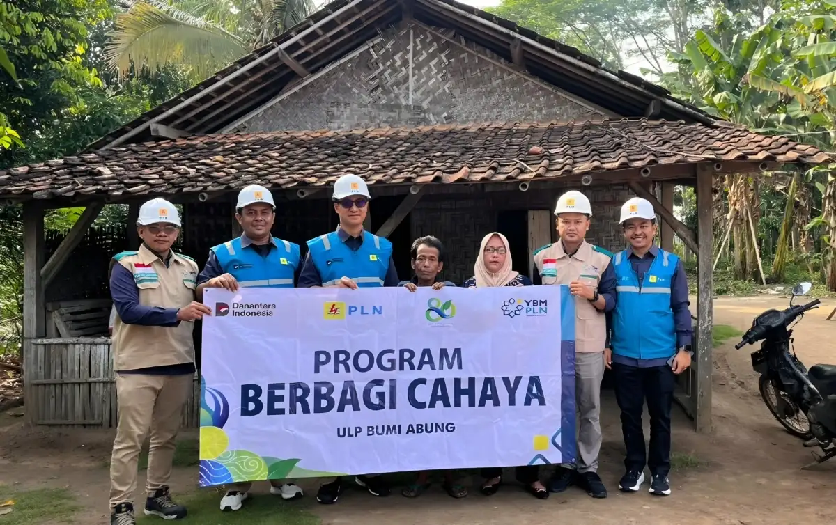 Peringati Hari Listrik Nasional ke-80, PLN UP3 Kotabumi Nyalakan Harapan Lewat Program Light Up the Dream