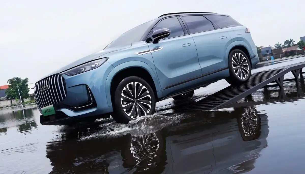 SUV Mewah Asal China, Jaecoo J8 SHS Ardis Bidik Pasar Premium Rp800 Jutaan