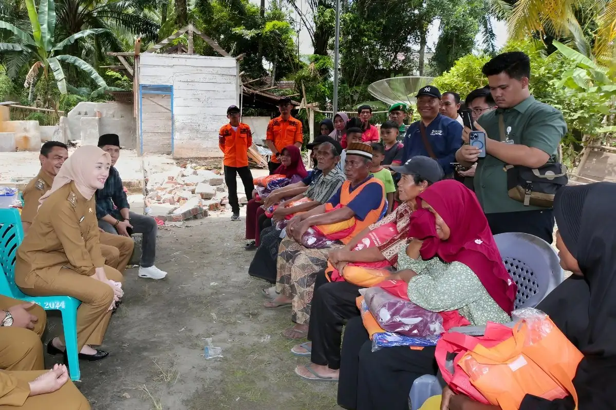 Salurkan Bantuan ke Korban Gempa di Tanggamus, Wakil Gubernur Lampung Dorong Program Desa Tanggap Bencana