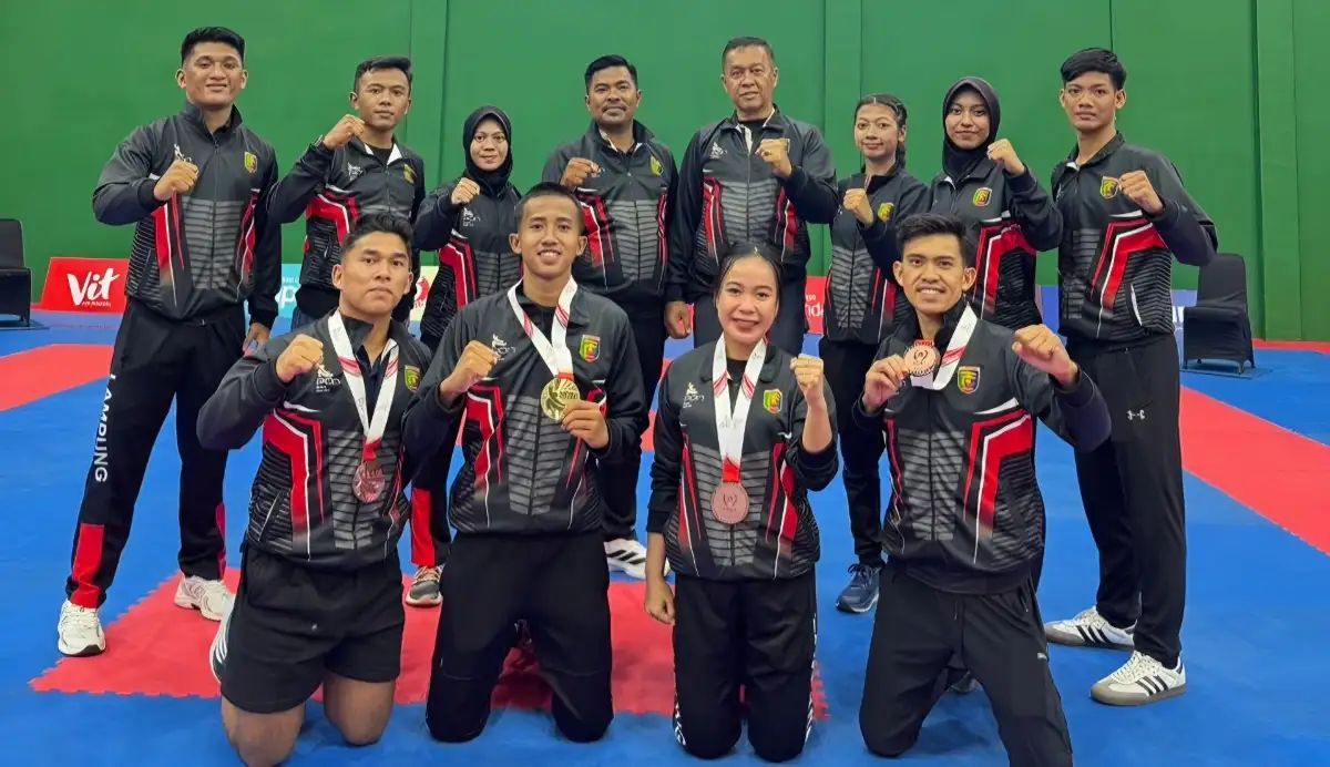 Karateka Lampung Sumbang Empat Medali, Finis di Peringkat Enam PON Beladiri 2025 1 Tim Karate Lampung Sabet Empat Medali, Amankan Posisi ke-6 di PON Beladiri 2025