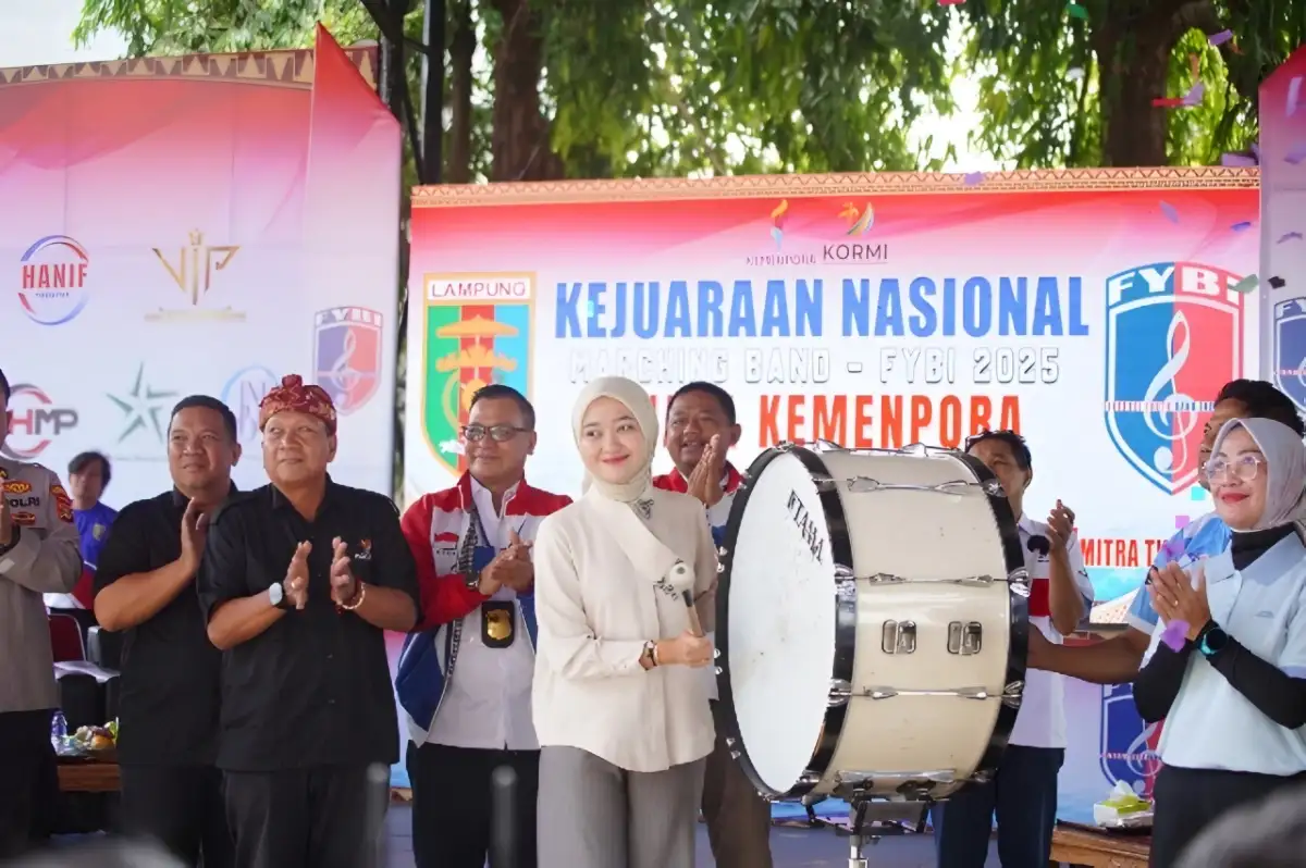 Wagub Lampung Buka Kejurnas Marching Band FYBI 2025, Tekankan Semangat, Disiplin, dan Kreativitas Generasi Muda 1 Wagub Lampung Ajak Peserta Kejurnas Marching Band FYBI 2025 Satukan Semangat, Disiplin, dan Kreativitas