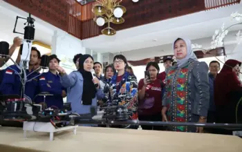 Wamen Dikti Saintek Prof. Stella Kagum Inovasi dan Riset Mahasiswa Unila