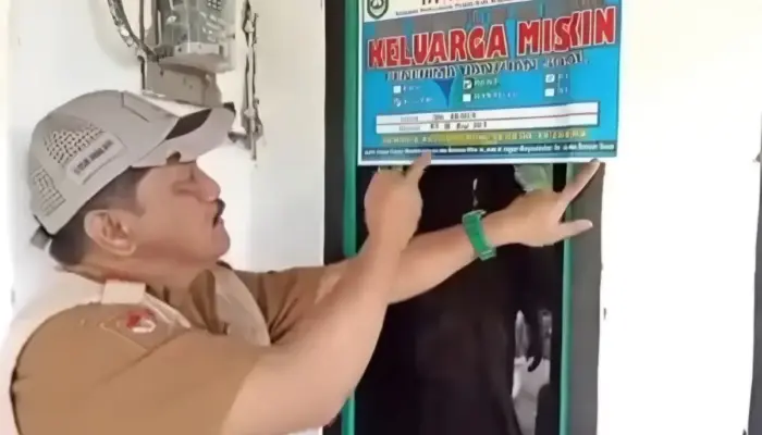 Viral di Media Sosial, Warga Kepahiang Mundur dari Bansos Gegara Stiker ‘KELUARGA MISKIN’ di Rumah