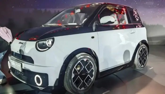 Wuling Luncurkan Mobil Listrik Mungil Aishang A100C, Harga Mulai Rp98 Jutaan