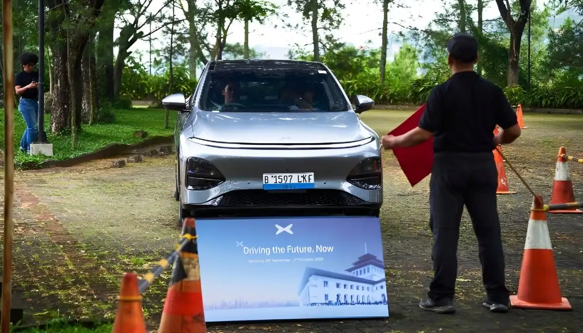 XPeng G6 Pro Tawarkan Kemudahan dengan Auto Parking dan Reverse Assistant