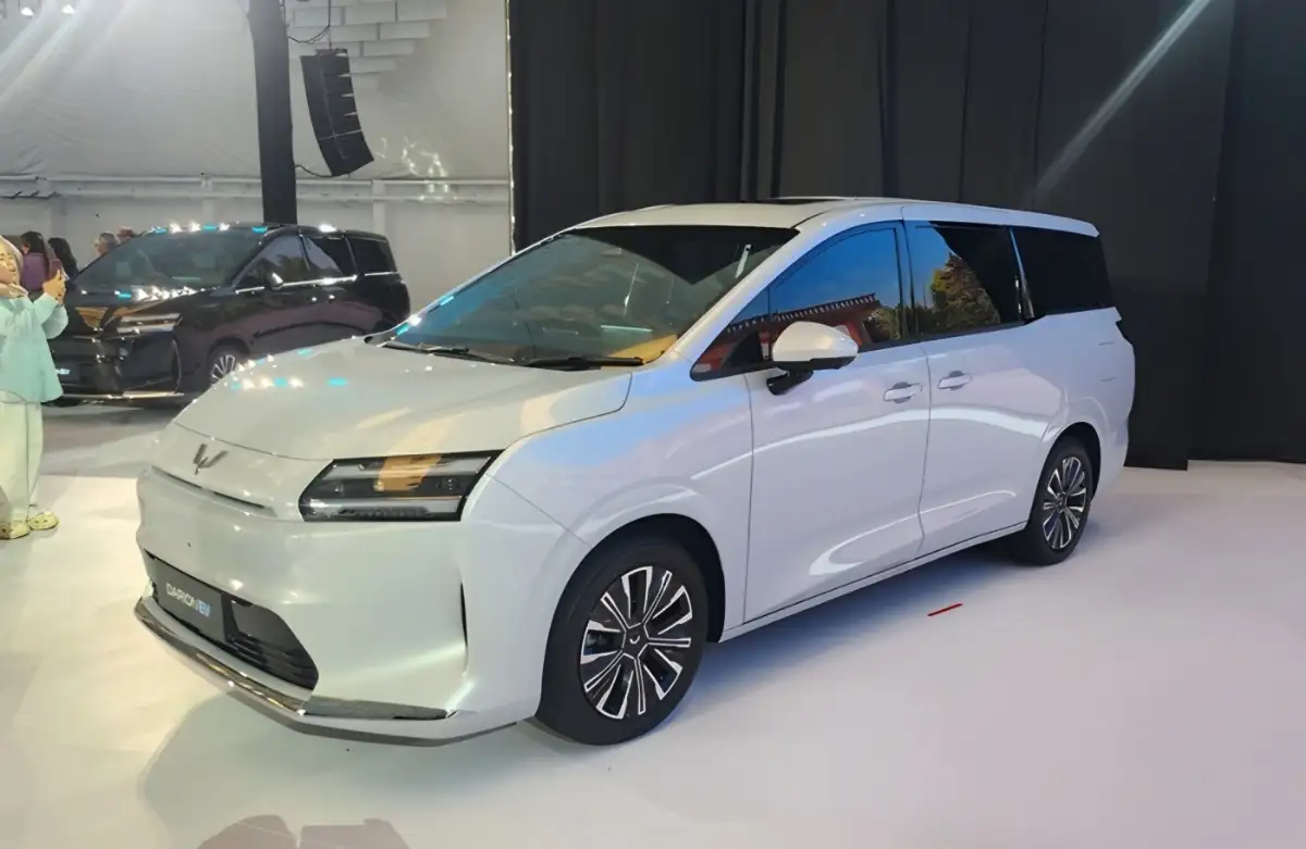 Adu Harga MPV Listrik: Wuling Darion Tampil Kompetitif Lawan BYD M6 dan Aletra L8