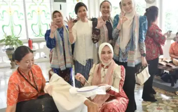 Dekranasda Lampung Gandeng Batik Keris, Angkat Motif Siger dan Kapal Lampung ke Pasar Nasional 8 Dekranasda Lampung Kolaborasi dengan Batik Keris, Promosikan Motif Siger dan Kapal Lampung di Pasar Nasional