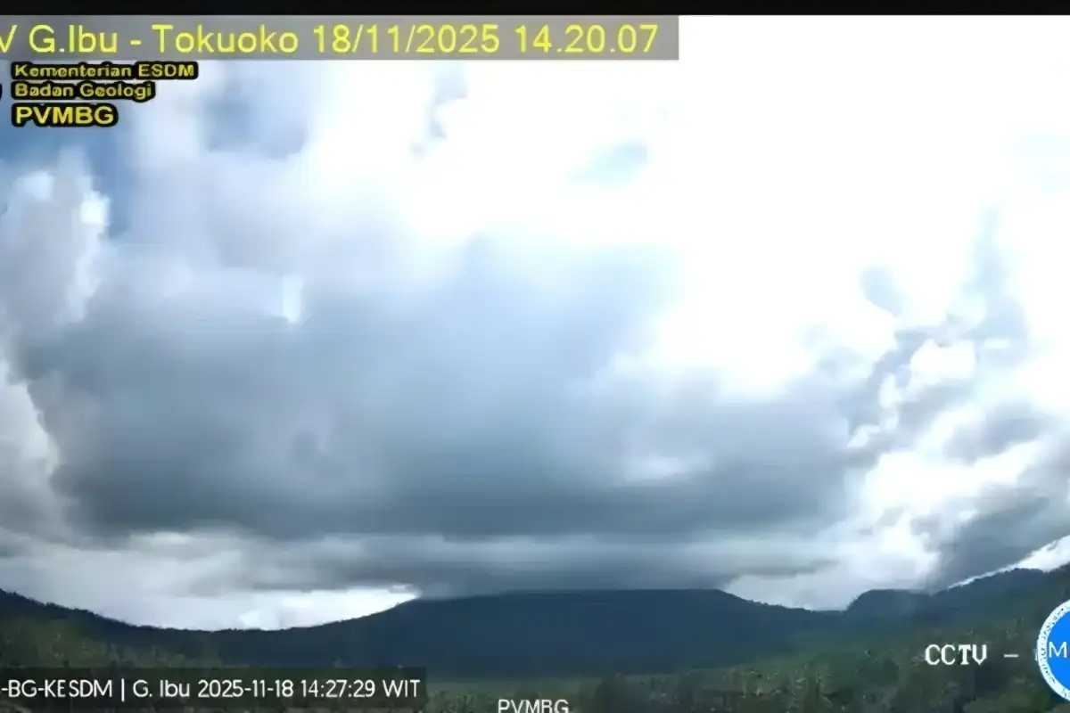 Erupsi Gunung Ibu Meningkat Hari Ini, Warga Diminta Waspada hingga Radius 3,5 Km