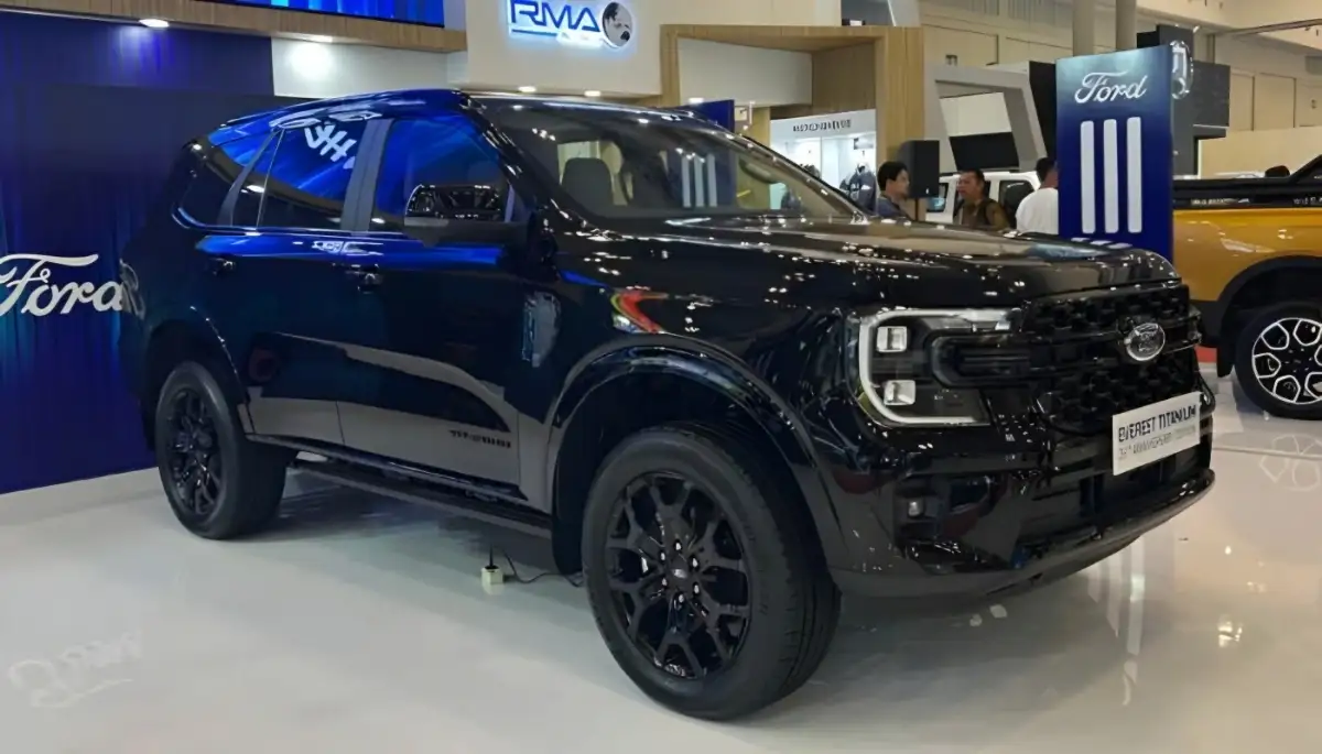 Ford Rilis Everest Titanium Anniversary Edition di GJAW 2025, Ini Bedanya dari Versi Standar