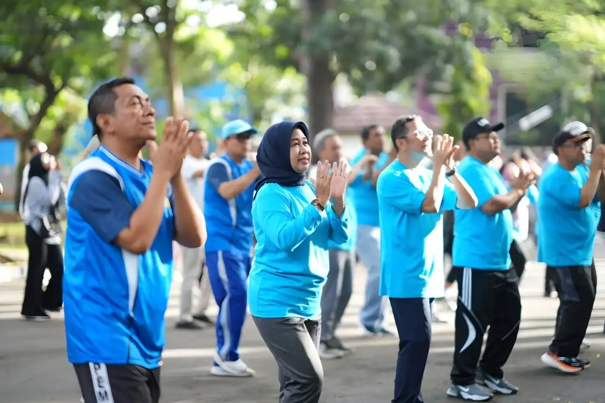 Keseruan Senam Massal Meriahkan Dies Natalis ke-36 FMIPA Unila