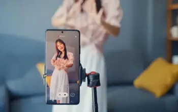 Komdigi Kaji Wacana Sertifikasi Wajib bagi Influencer, Bisa Ubah Dunia Kreator Konten di Indonesia 4 Komdigi Kaji Sertifikasi Wajib untuk Influencer, Aturan Baru Mengintip?