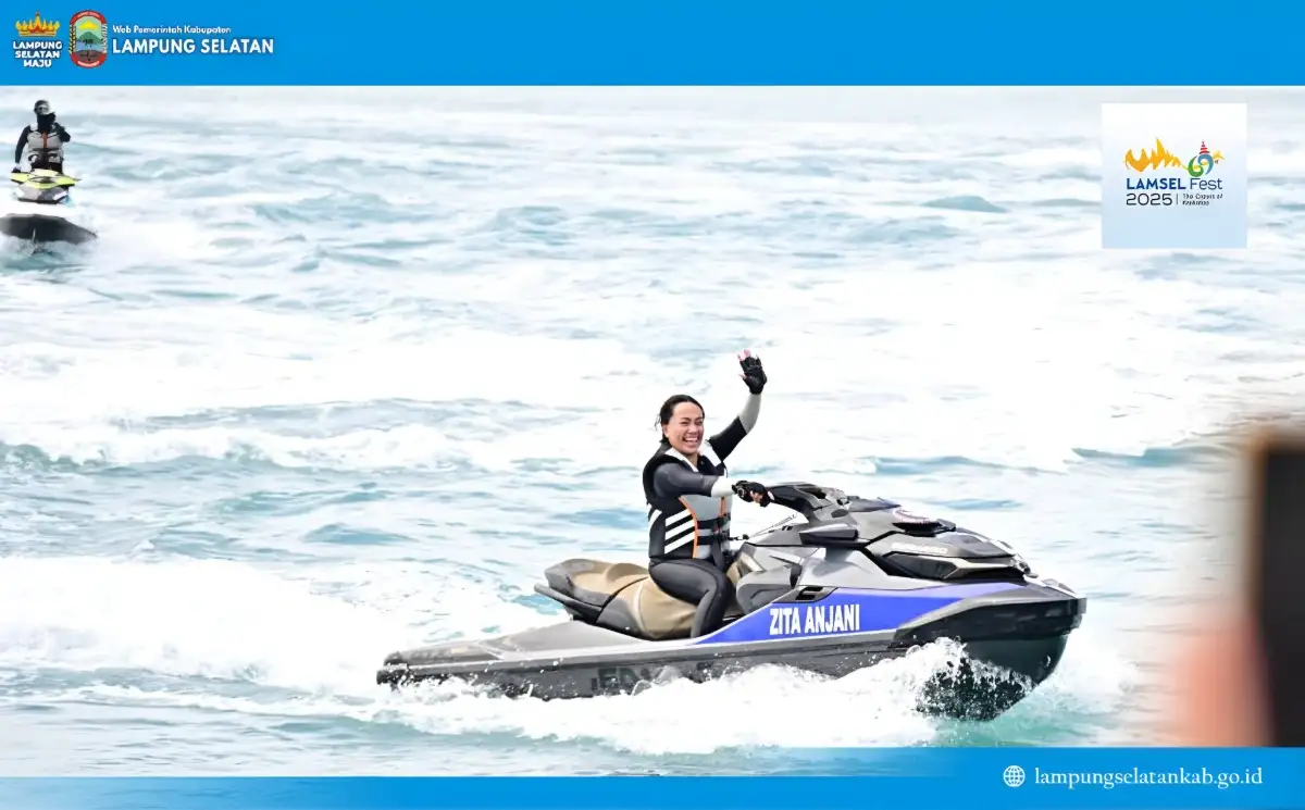 Lamsel Fest 2025: Utusan Presiden Zita Anjani dan Anggota DPR RI Verrel Tiba di Bakauheni dengan Jetski dari Merak