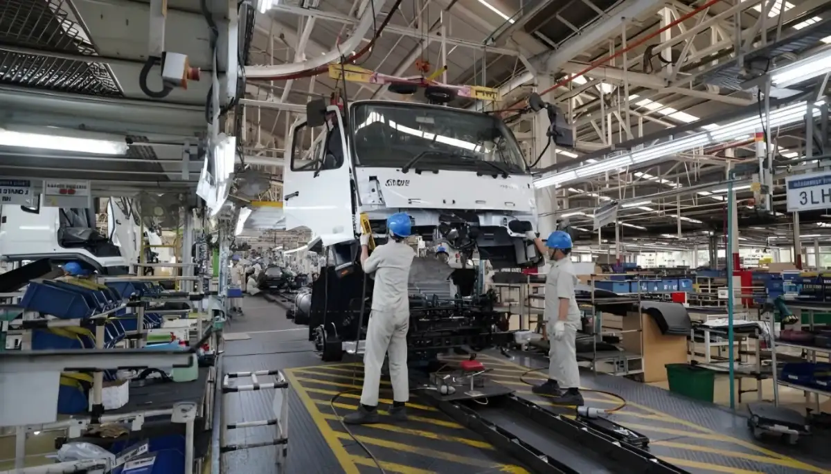 Lima Dekade Berkarya, Mitsubishi Fuso Bangun Ekosistem Industri Mandiri di Indonesia
