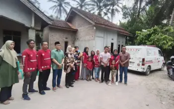 Mantan Kapolda Lampung Serahkan Mobil Ambulans untuk Relawan Kanker 9 Mantan Kapolda Lampung Serahkan Bantuan Mobil Ambulans untuk Relawan Kanker