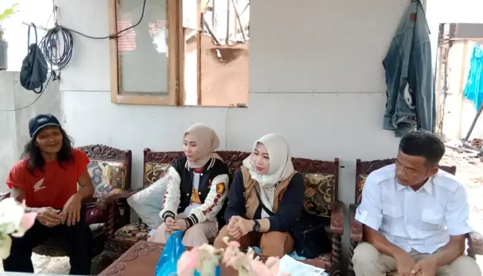 Mayang Suri Djausal Kunjungi Keluarga Korban Kebakaran di Tanjungkarang Pusat, Bawa Bantuan dan Harapan Baru